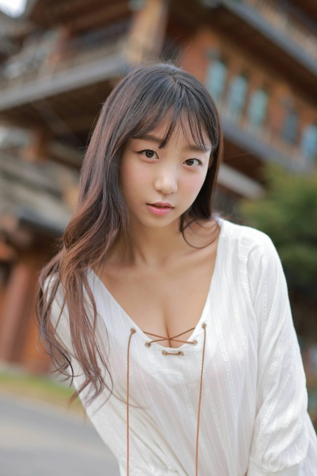邂逅韩流新星：coser Eunji Pyo（표은지）的独特魅力
