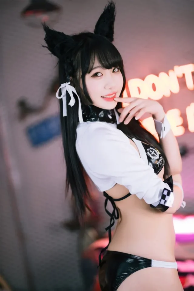 碧蓝航线COSPLAY：Sooflower再现“舰娘”爱宕的迷人魅力